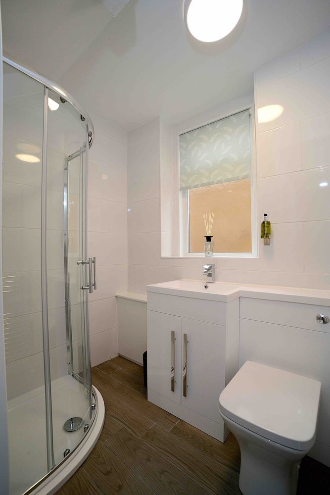 Twelve Self Serviced Apartments 49/50