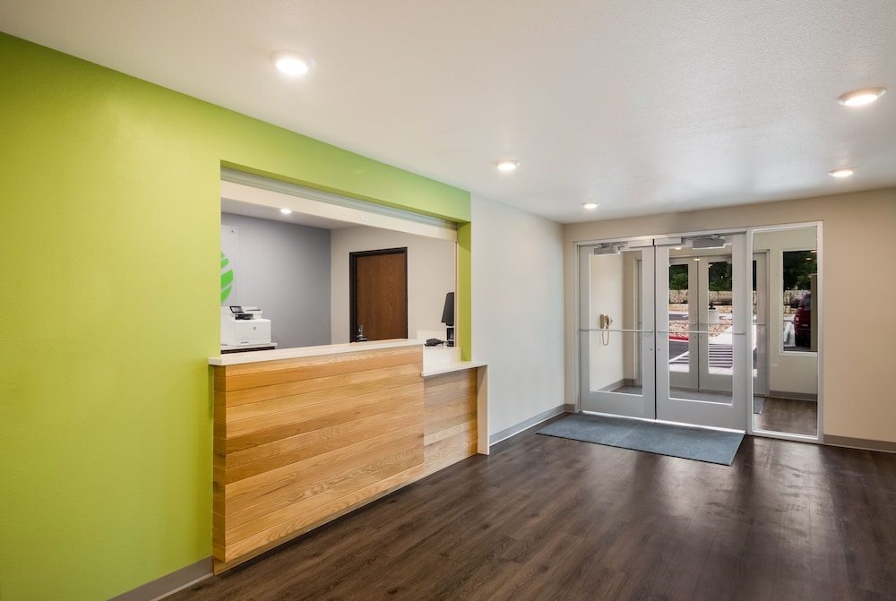 WoodSpring Suites Austin Central photo4