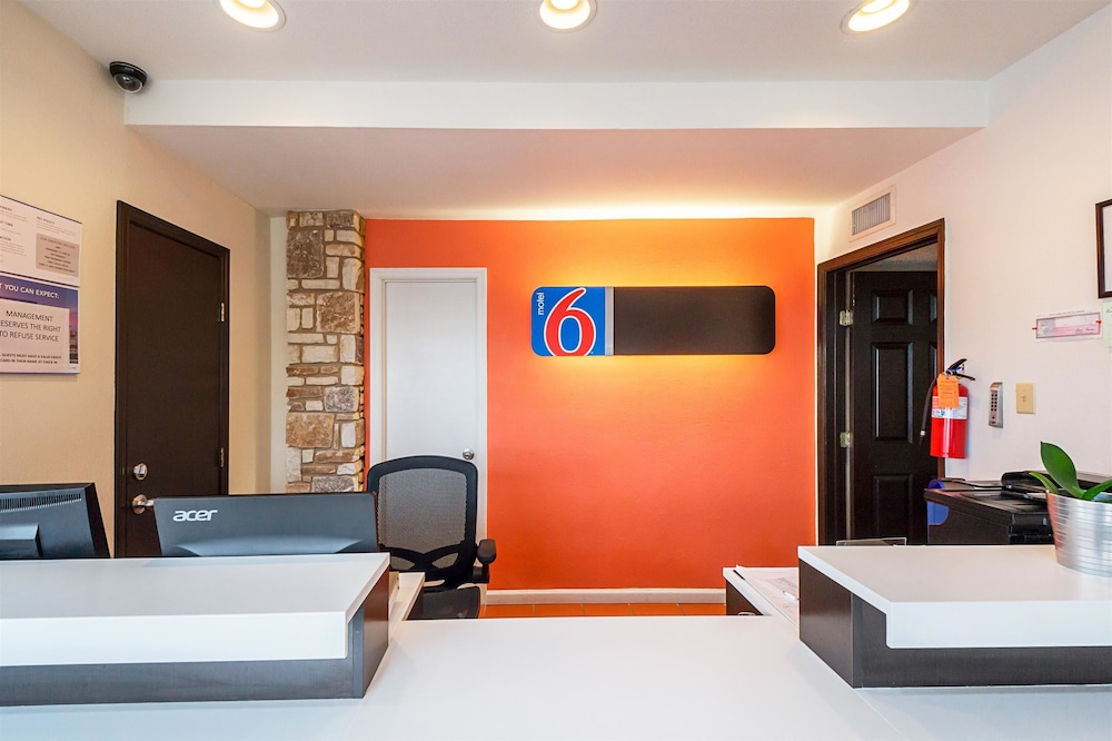 Motel6 Boerne, TX 15/60