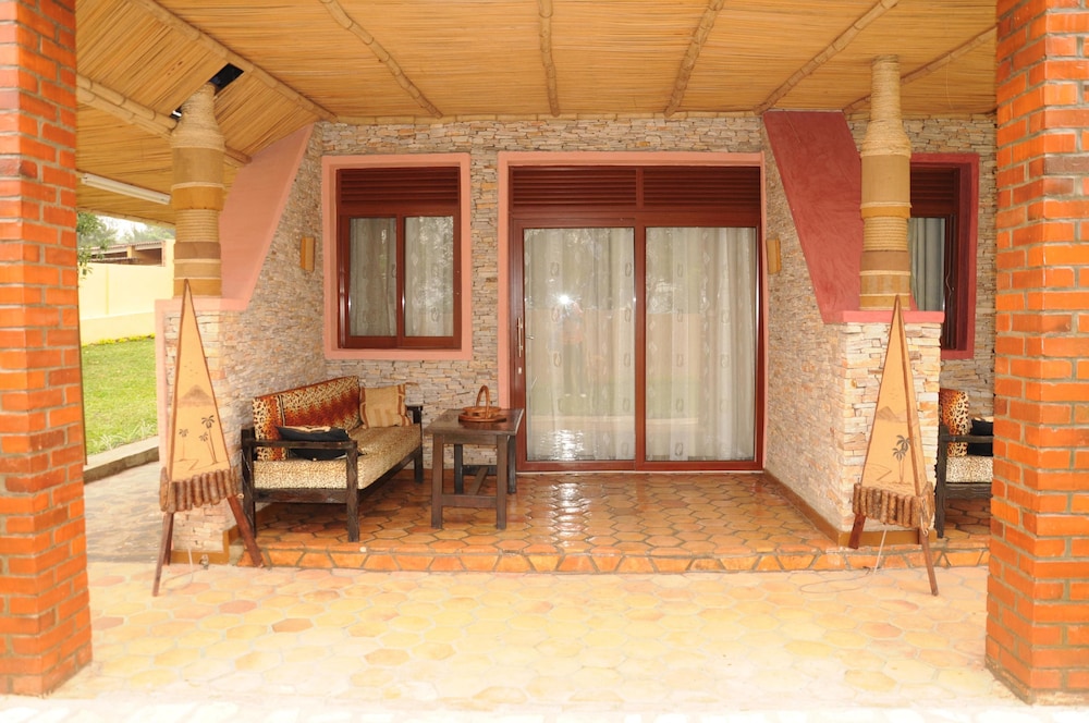 Inside Afrika Boutique Hotel 26/27