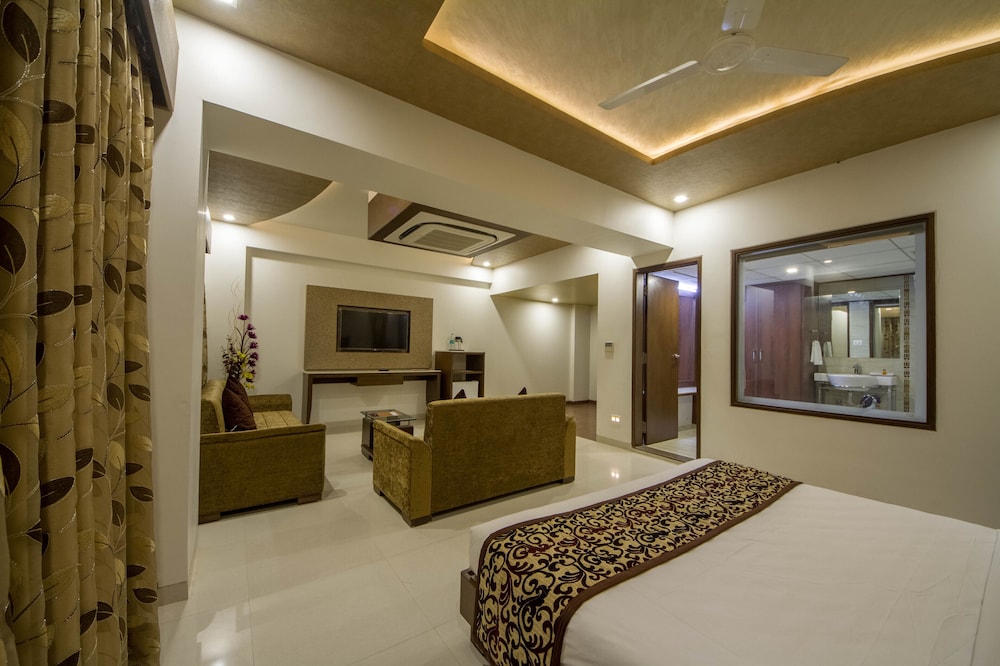 THE GRAND VINAYAK HOTEL 9/16