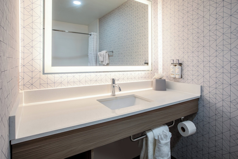 Holiday Inn Express & Suites Lathrop 61/61