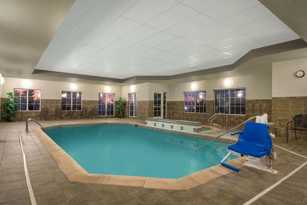 La Quinta Inn & Suites by Wyndham Loveland 24/45
