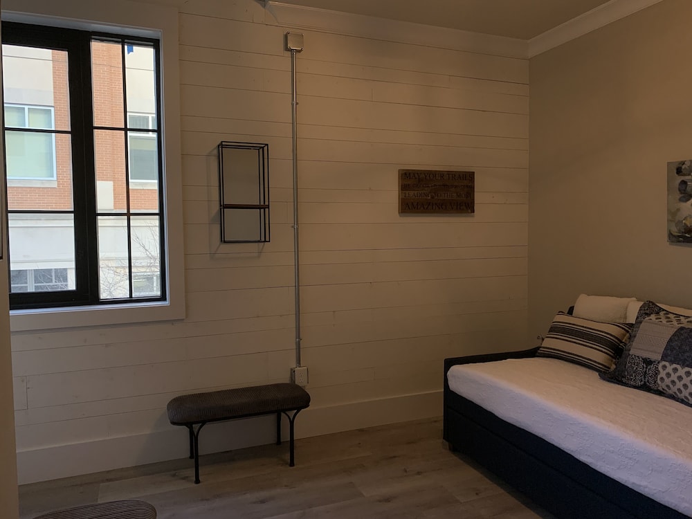 New Hotel Collection Smoky Mountains 25/50