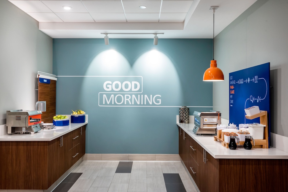 Holiday Inn Express And Suites Santa Ana Orange County an IHG Hotel 7/57