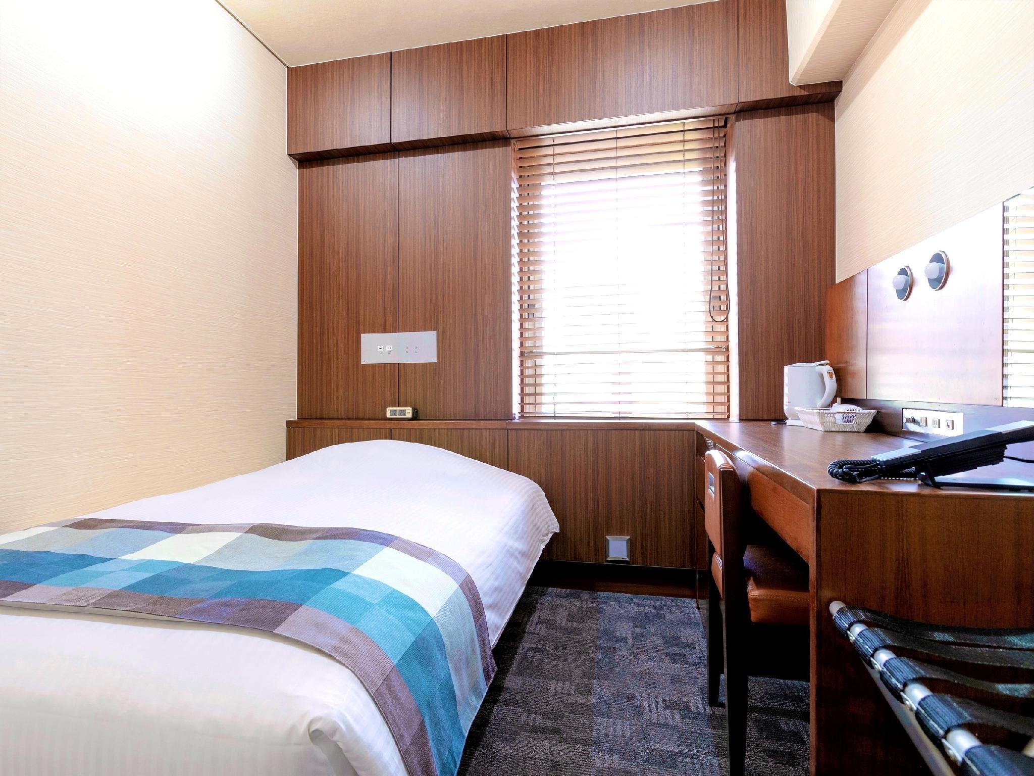 Semi Room, Single, Semi Double Bed, Smoking