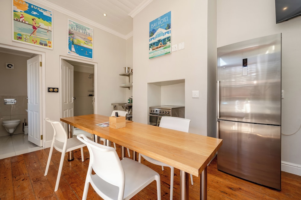 Camps Bay Village 48/50