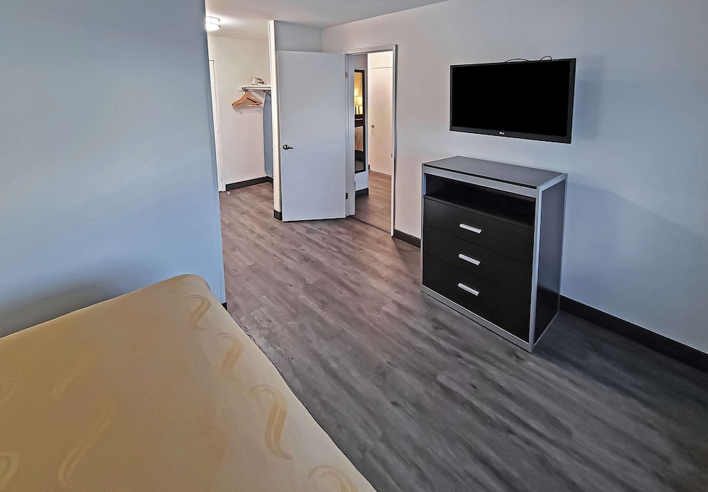 Quality Inn Burbank Airport 25/32