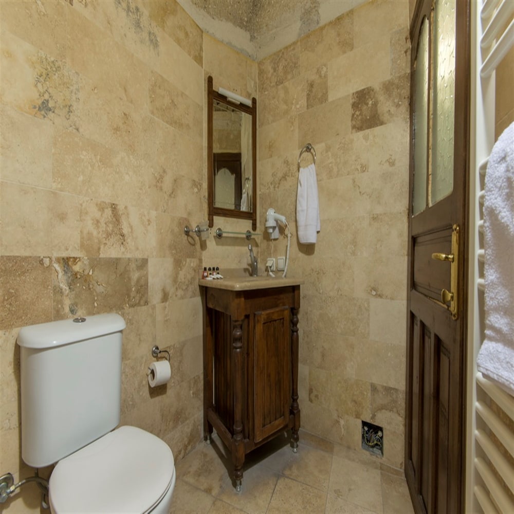 Antique Terrace Suites 42/50