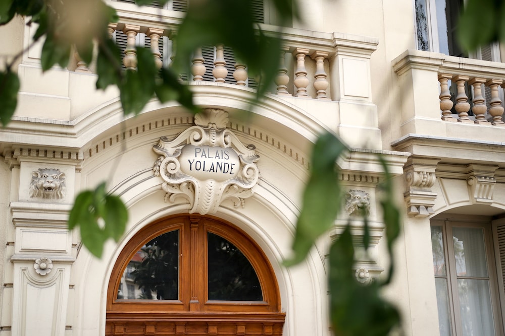 Hotel Victor Hugo 4/50