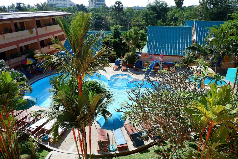 Karon Village Hotel 47/49