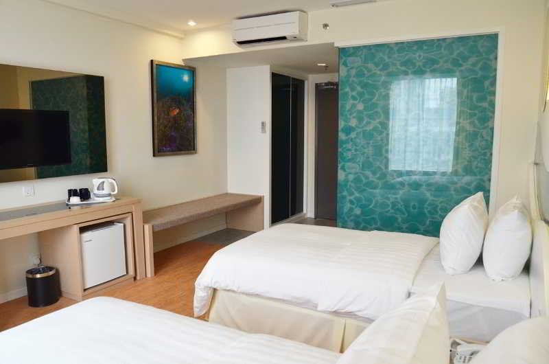 DELUXE, TWIN BEDS