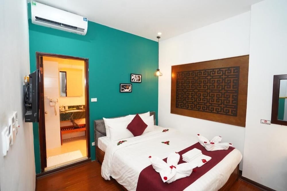 NT Elysian Hotel 27/76