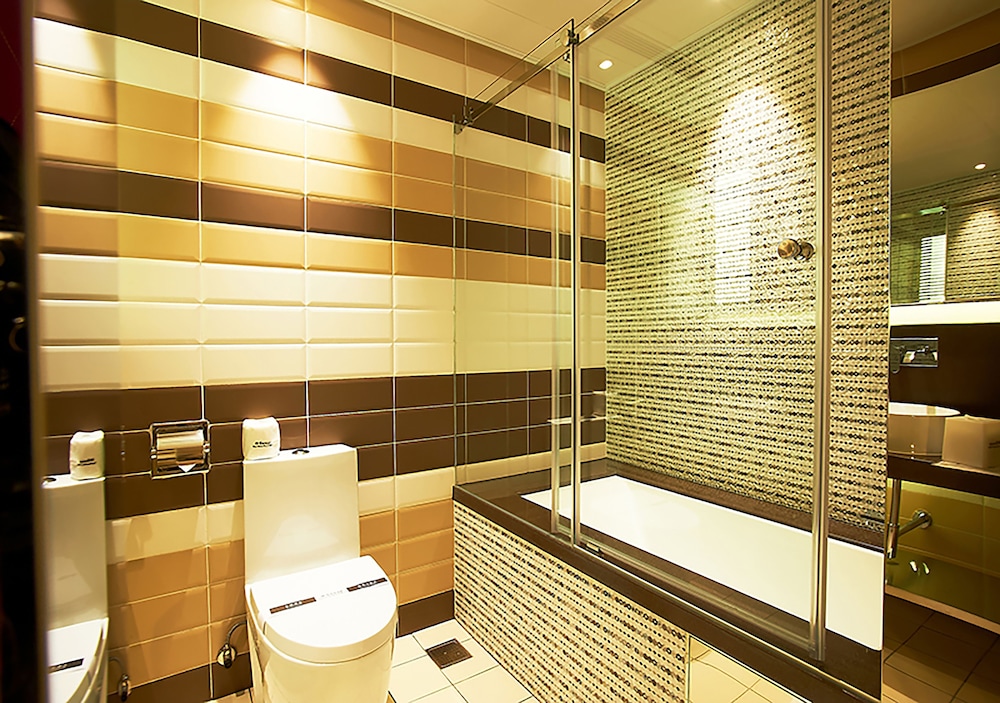 Royal Group Hotel Bo Ai Branch 11/28