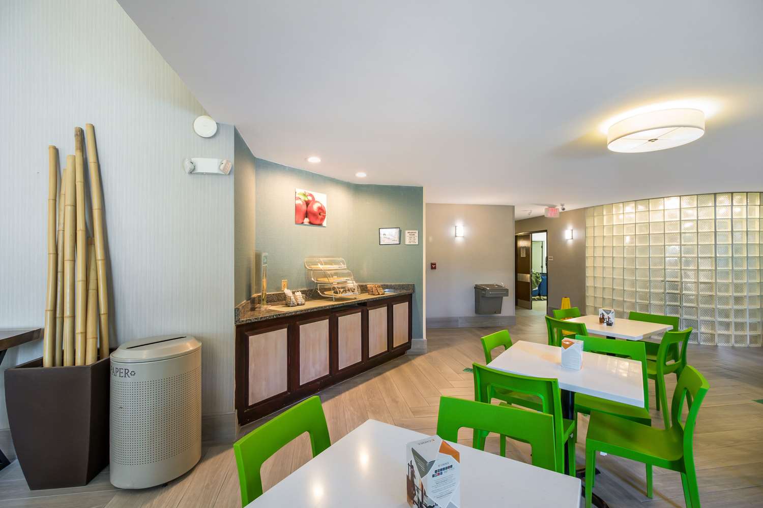Quality Inn Near MCAS Cherry Point 23/26