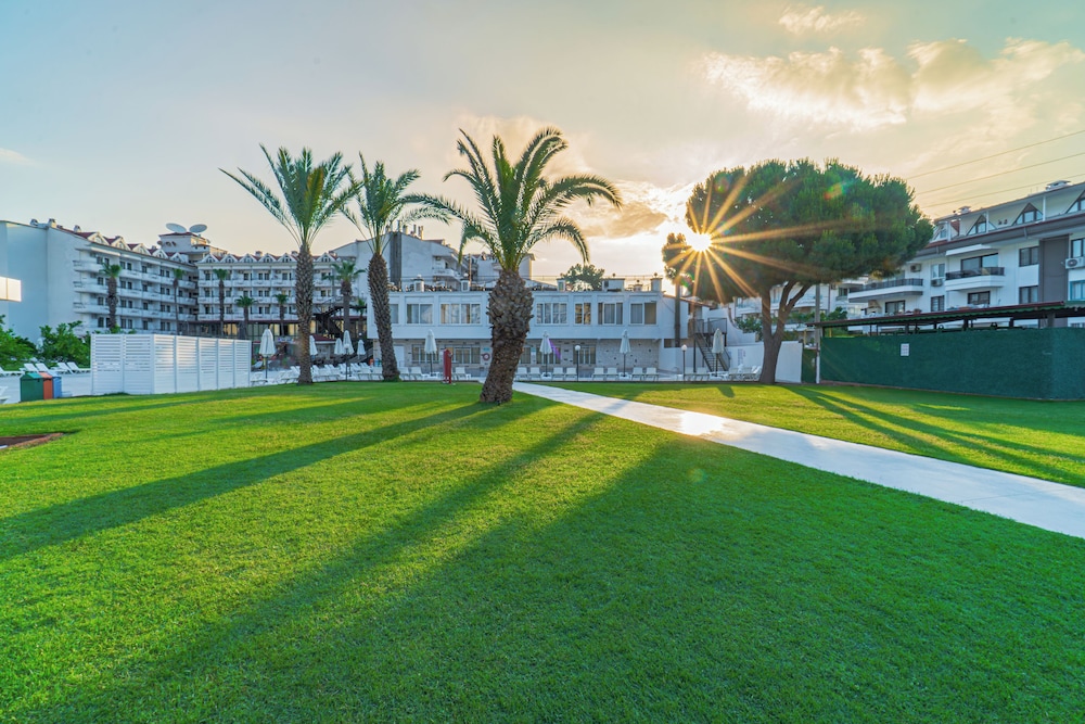 Pineta Club Hotel 45/50