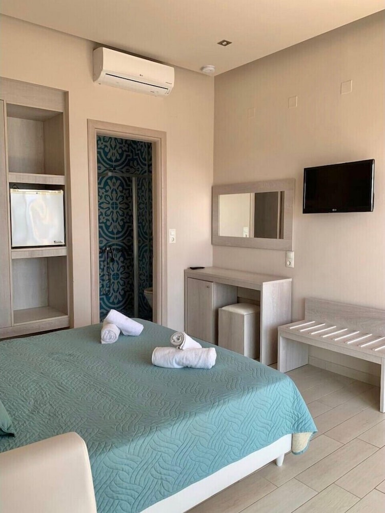 ROOM, DOUBLE BED, GARDEN VIEW