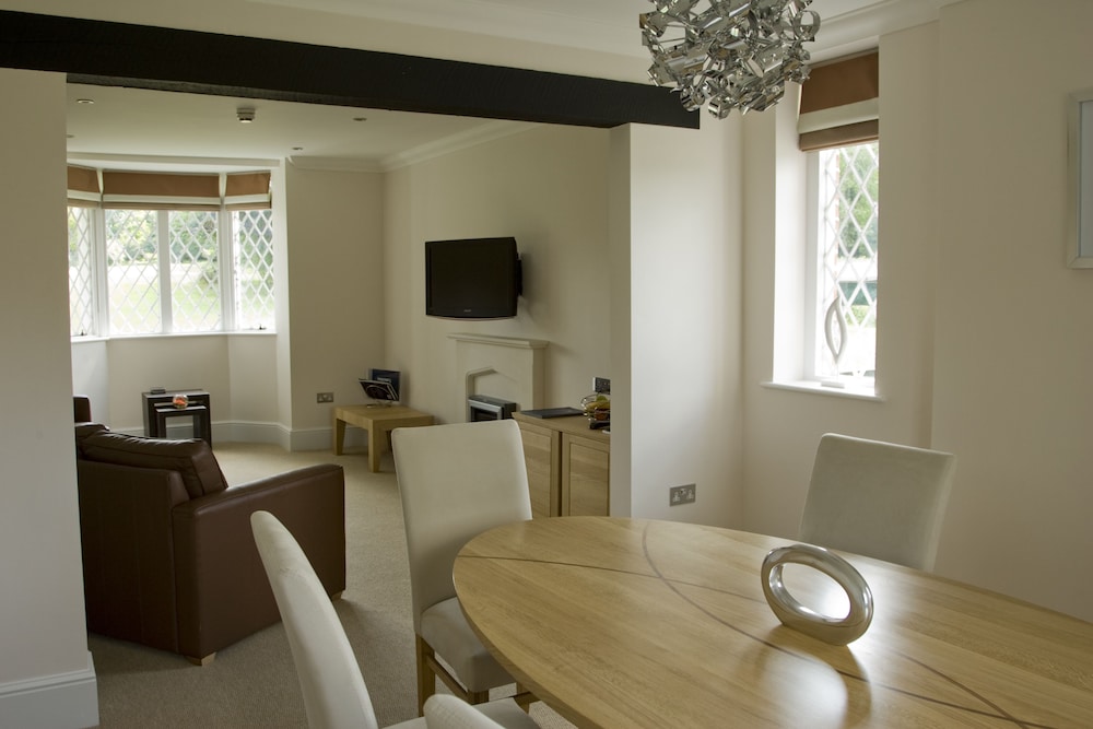 Oakley Hall 54/73