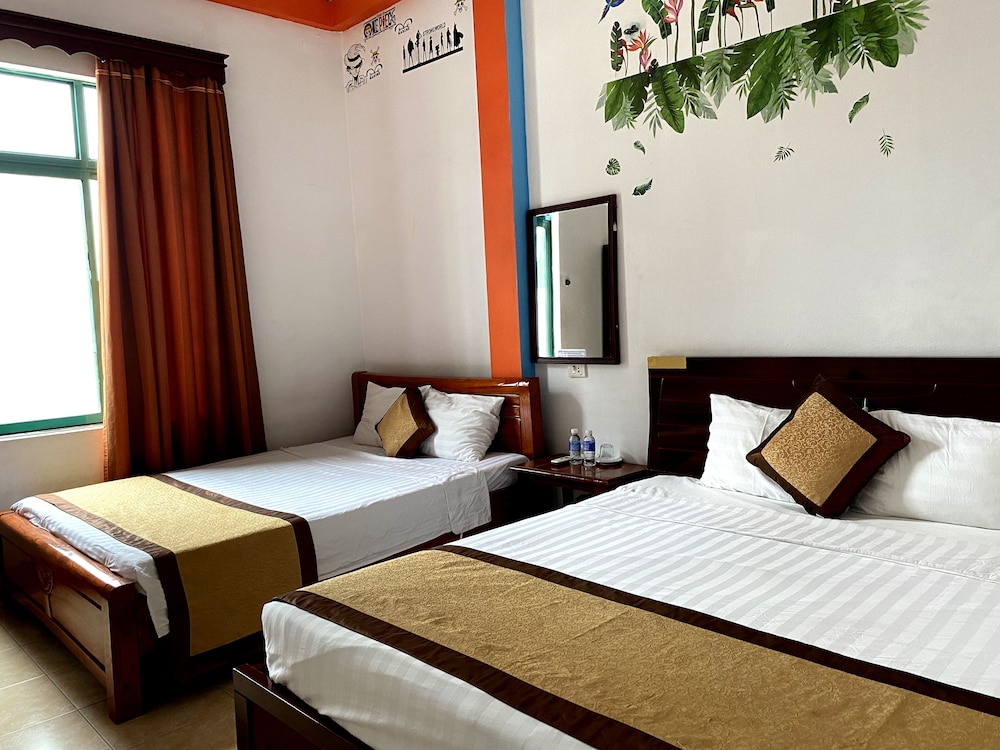 Alex Hotel 7/72