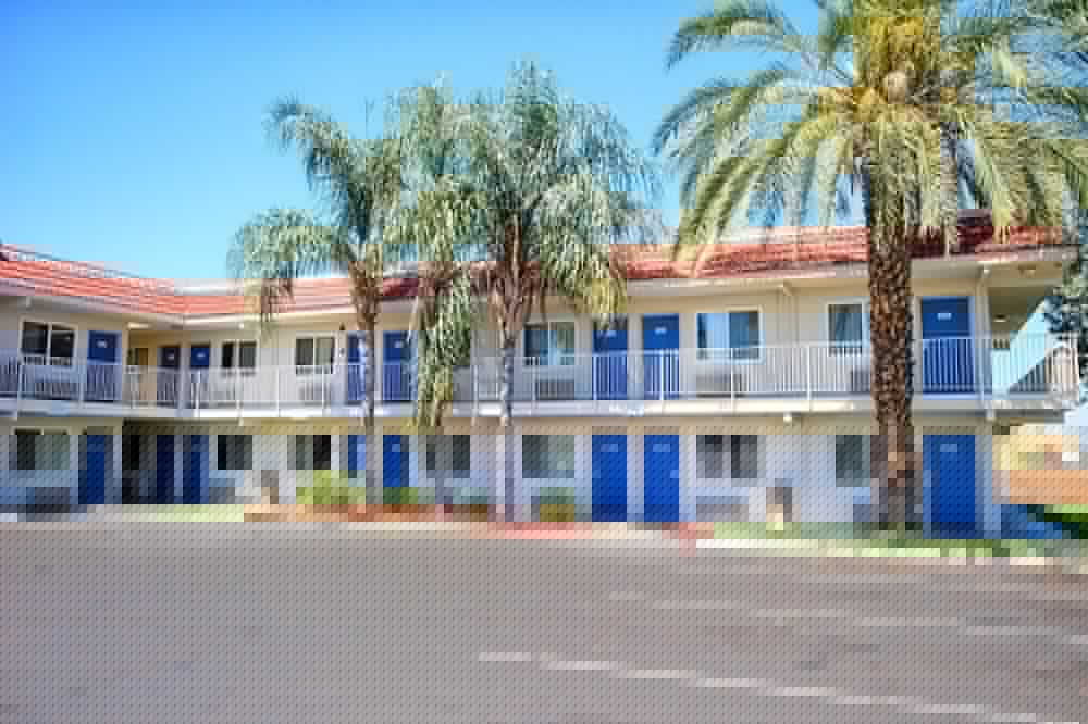 Motel 6 Fresno - Blackstone South thumb 4