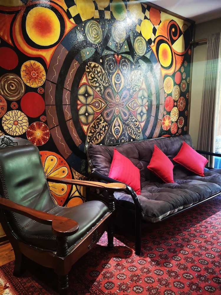 Dublin Guest Lodge 25/50