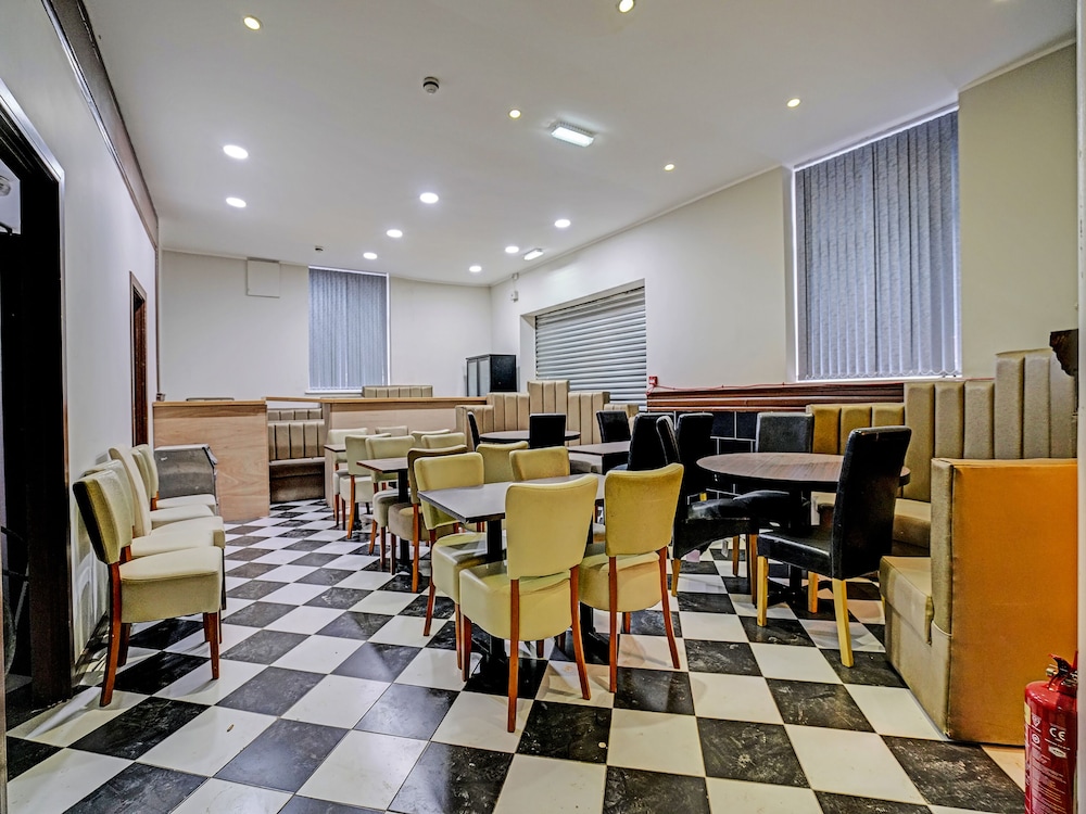 OYO Weaste Hotel 38/50