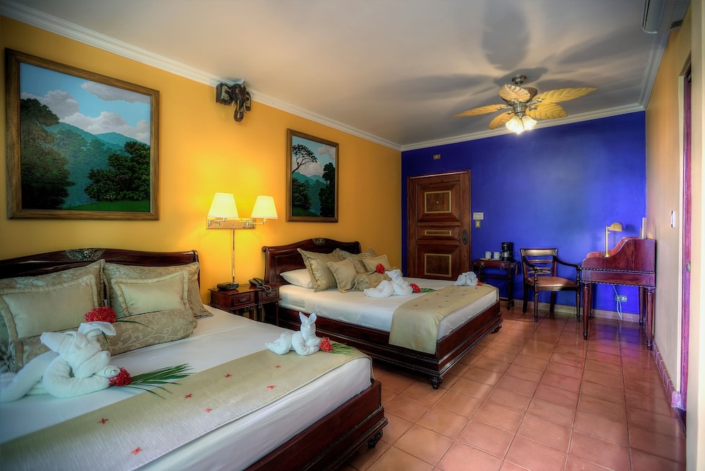 Hotel Cuna Del Angel 34/58