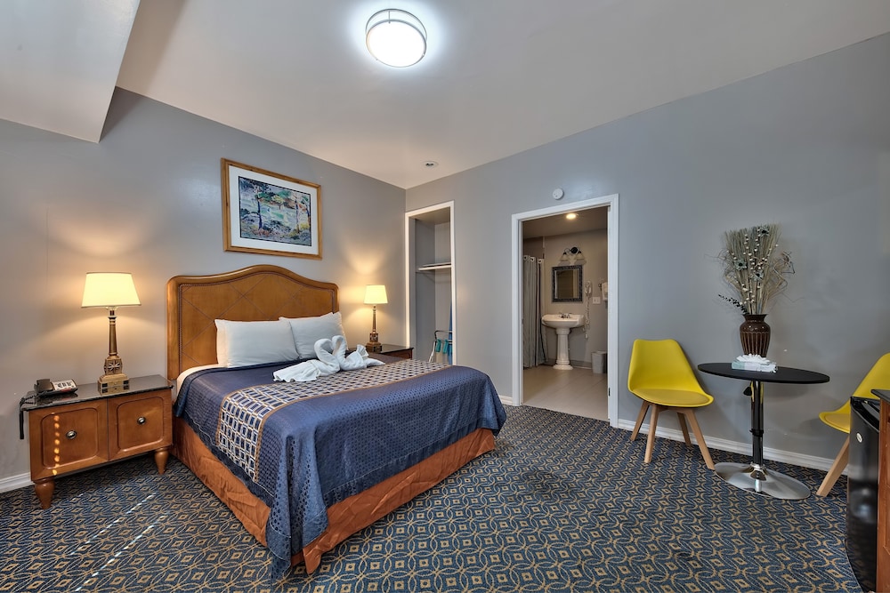 Lake Ridge Hotel 12/52