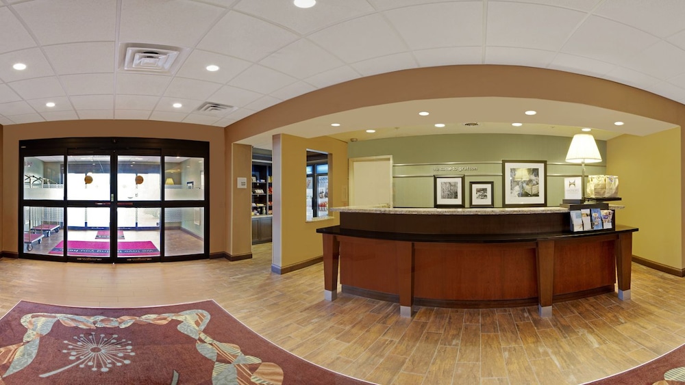 Hampton Inn Suites Grafton 8/46