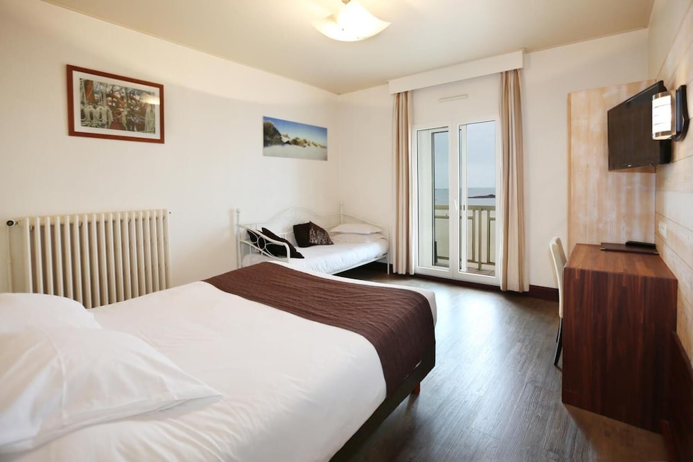 ALBA HOTEL 3/25