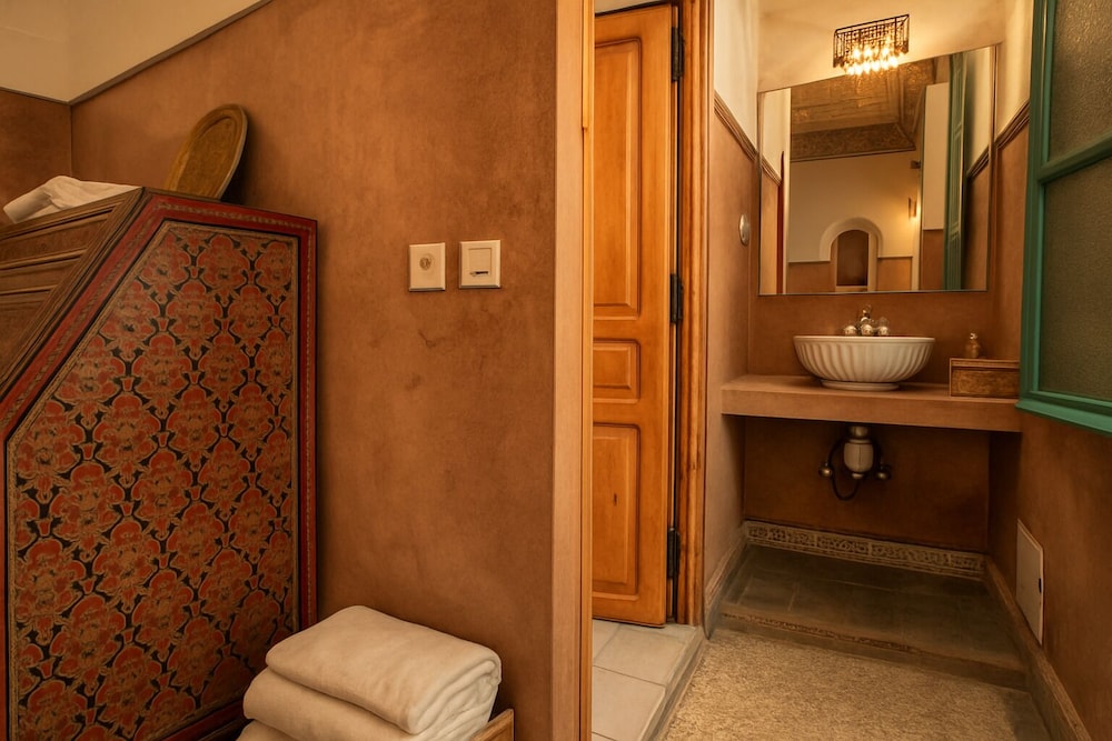 Riad 111 41/65