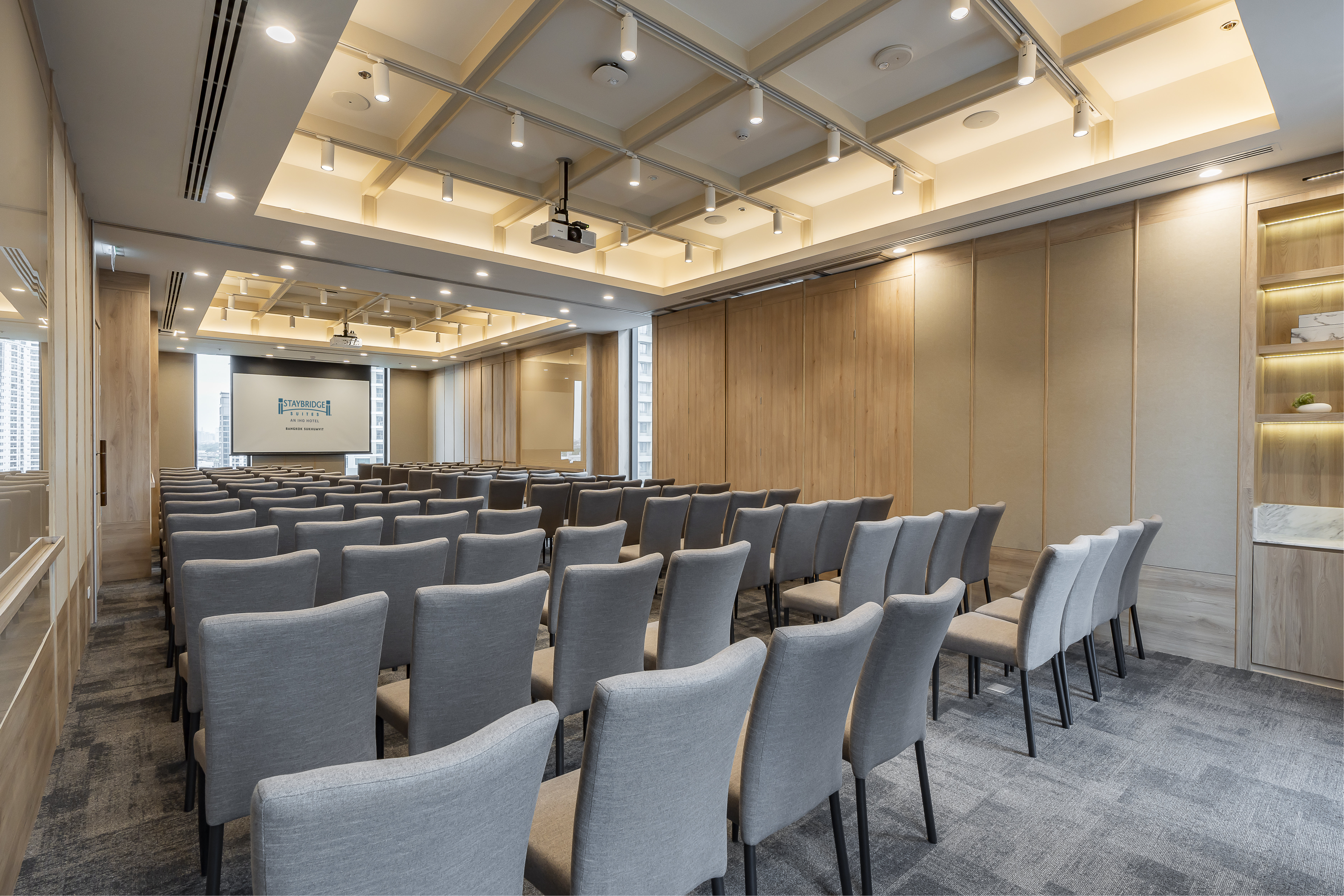 Staybridge Suites Bangkok Sukhumvit 39/50
