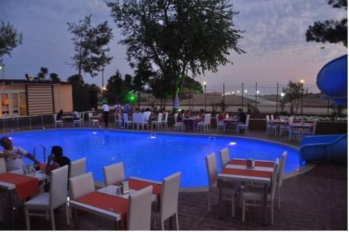 Aperion Beach Hotel 43/46