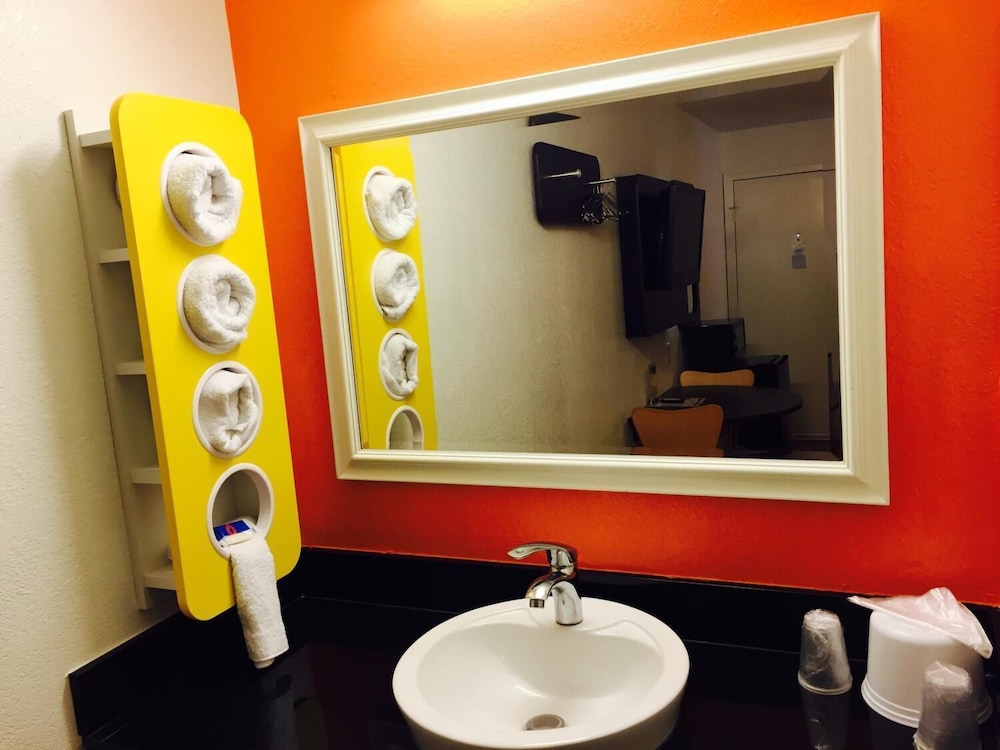 Motel6 Amarillo, TX - West photo3