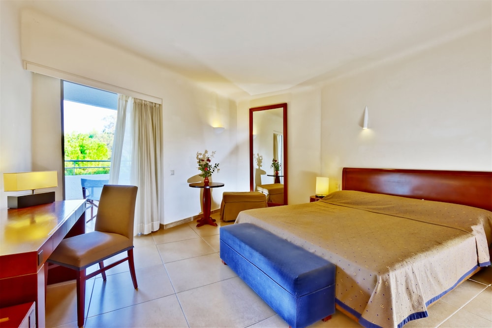 Apollonia Beach Resort and Spa 24/77