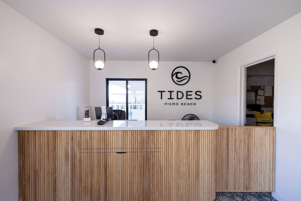 Tides Oceanview Inn & Cottages 8/50