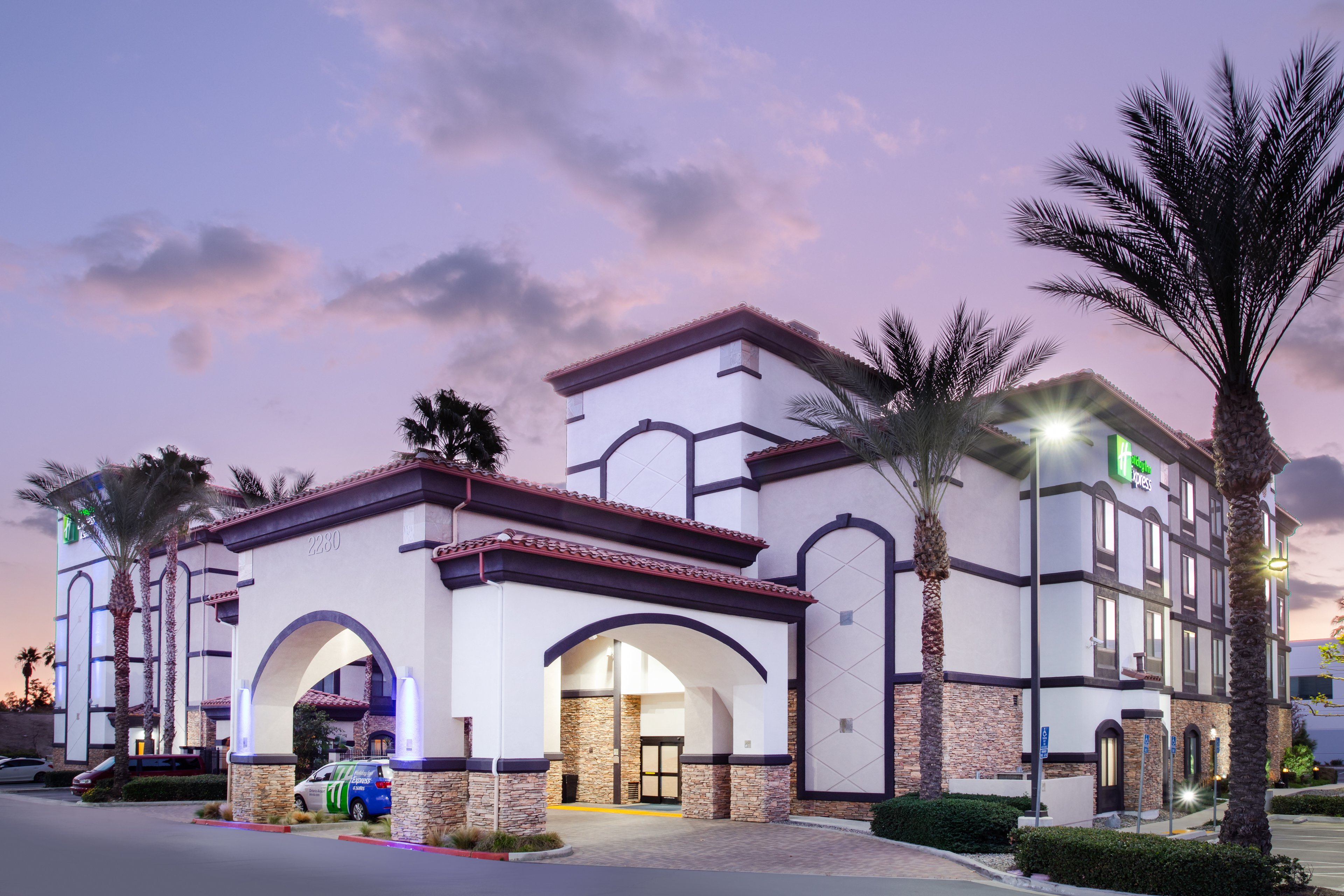 Holiday Inn Express Hotel And Suites Ontario Airport 5/50