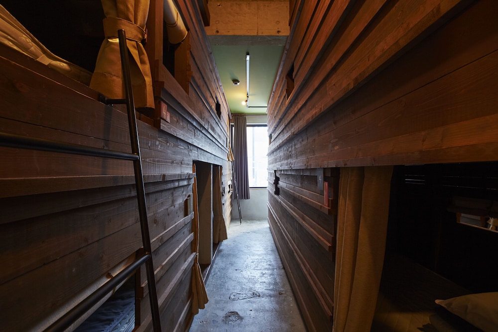 Untapped Hostel 27/57
