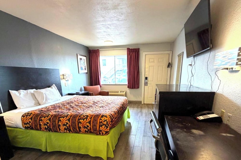 Regency Inn Three Rivers I-37 18/36