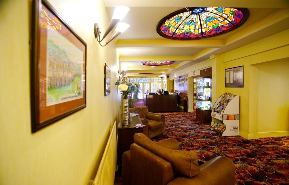 Three Queens Hotel 36/50