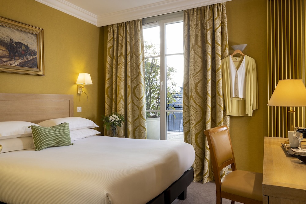 SUPERIOR, DOUBLE OR TWIN BED