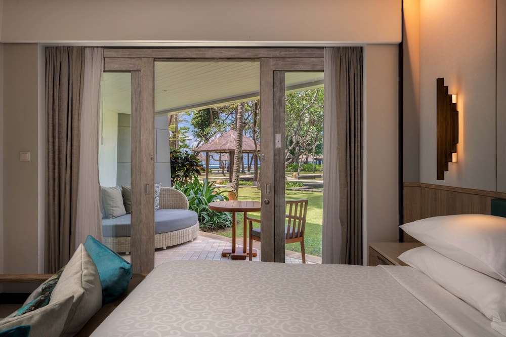 PREMIER, DELUXE, KING BED, GARDEN VIEW, BALCONY