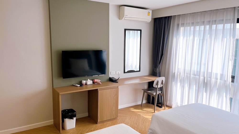 Rico Hotel Ratchadapisek 32 41/43