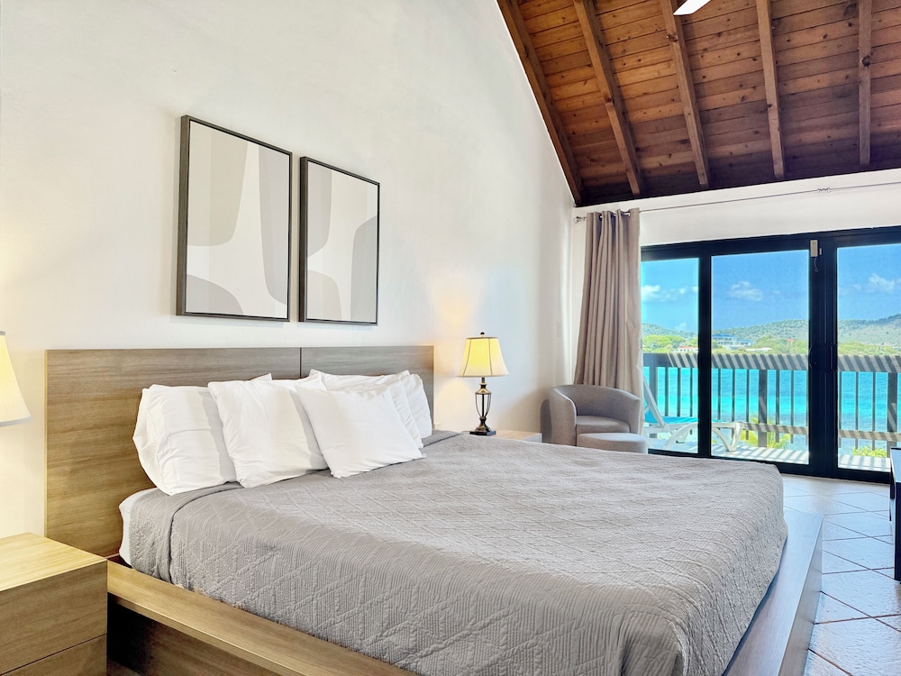 Sapphire Beach Resort 6/50