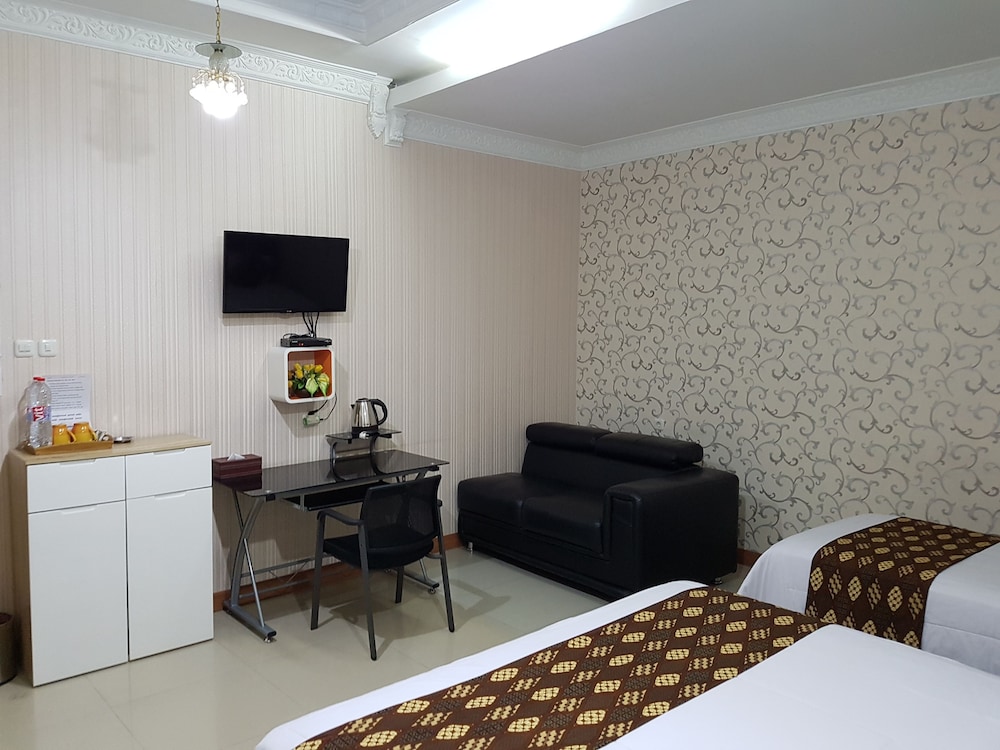 Rene Hotel 36/41