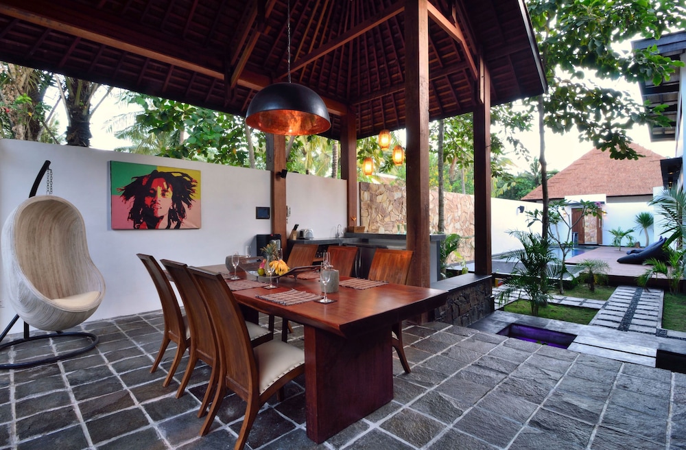 KIES VILLAS LOMBOK 9/67