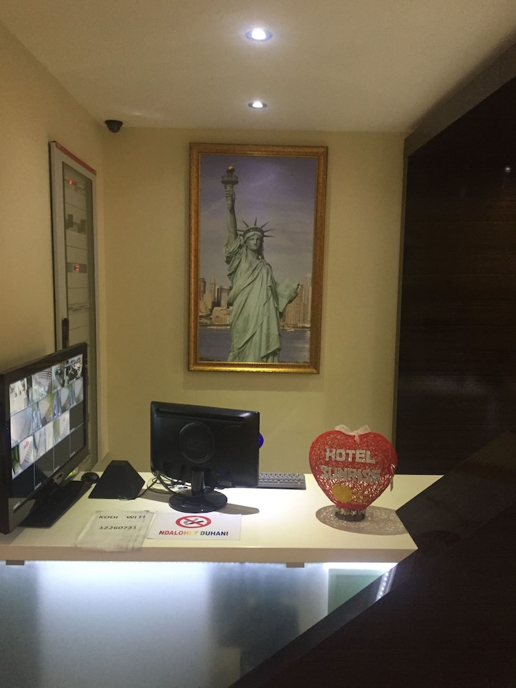Sunrise Hotel Cameria 5/50