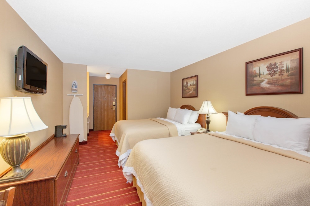 Days Inn by Wyndham Salina I-70 12/27