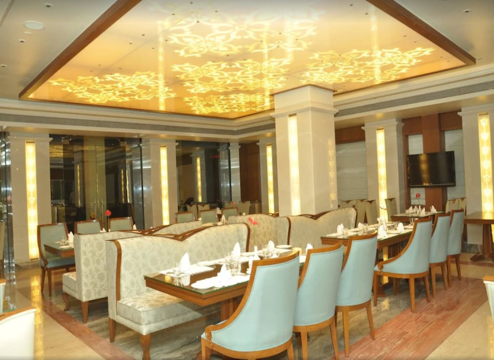 Royal Tulip Navi Mumbai 54/60