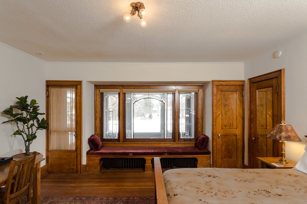 Stewart Inn 56/71